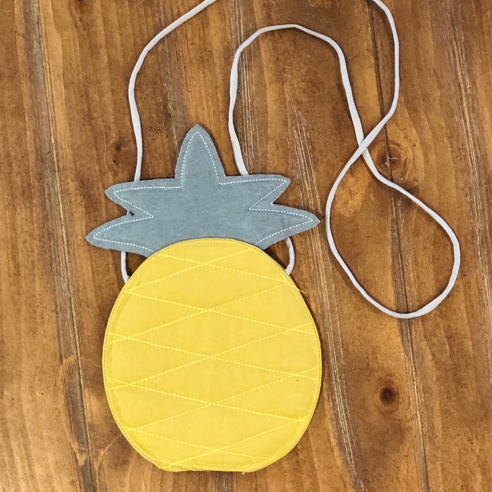 Pineapple handbag